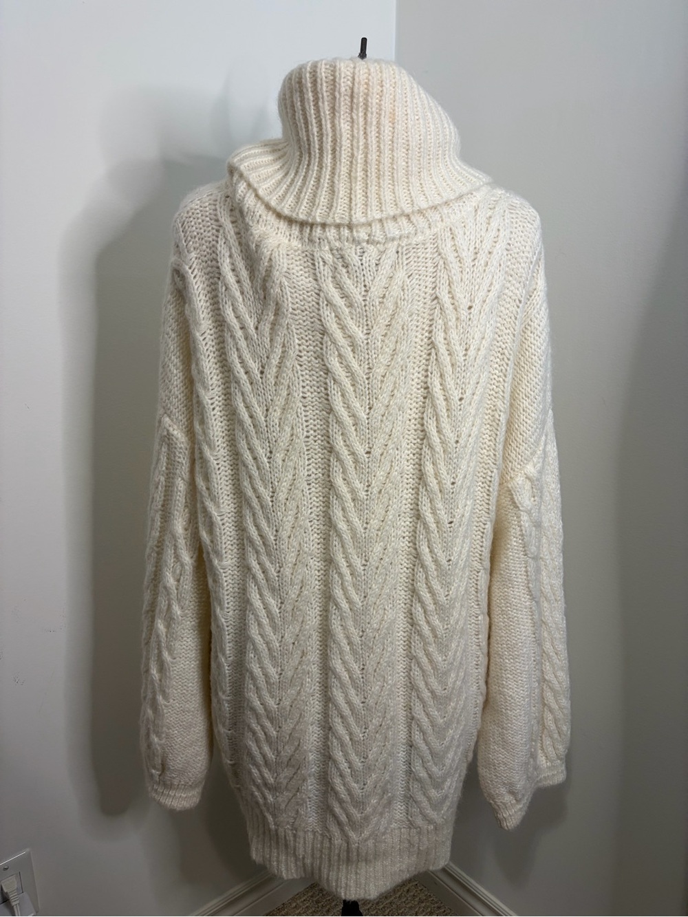 AGGÉL Gold Edition Cable Knit Sweater Dress Cream Oversized Wool  Mohair SIZE XL - Picture 9 of 13